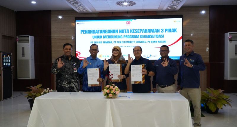 tingkatkan-daya-saing,-bank-nagari-dukung-pln-sumbar-degensetisasi