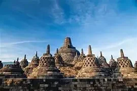 Candi Borobudur dan Prambanan: Dua Keajaiban Dunia dari Jawa Tengah