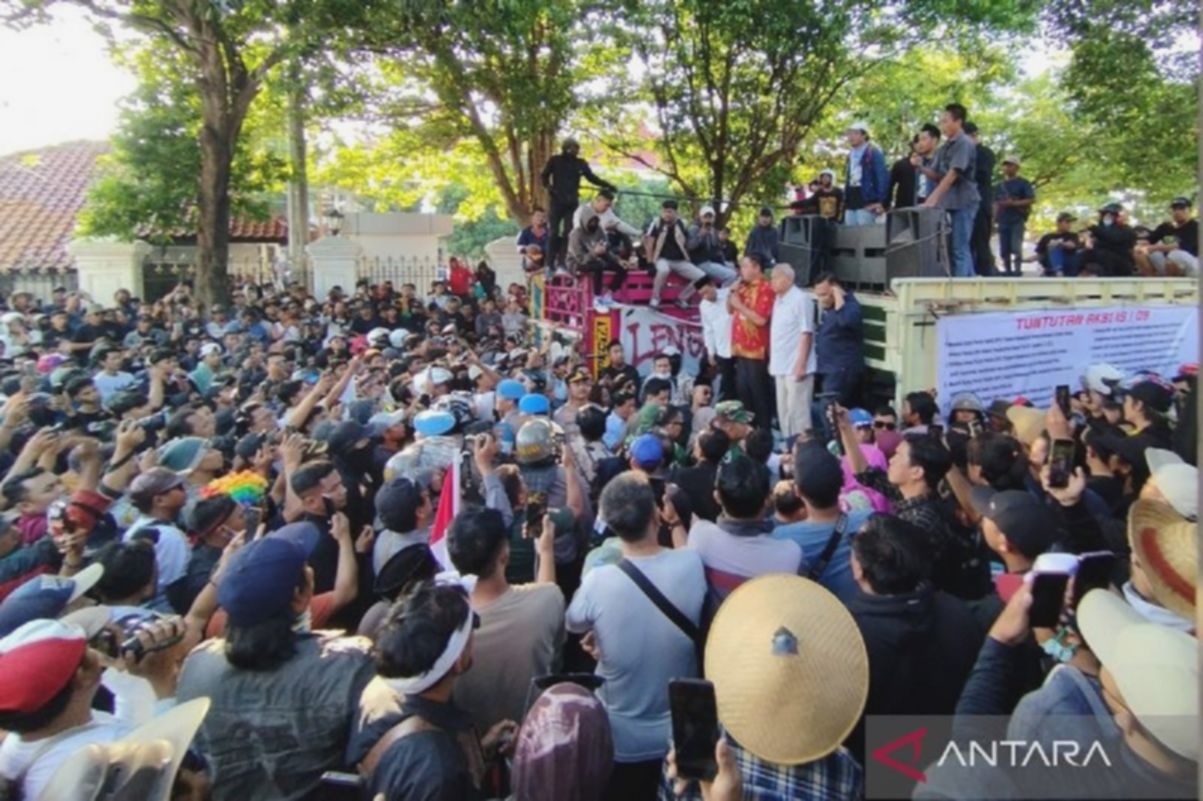 Massa Desak Hak Angket DPRD Pati Lanjut, Gerindra Siap Pecat Sudewo