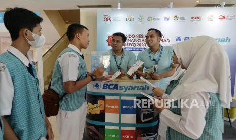 bca-gencarkan-literasi-keuangan-di-sekolah,-umkm,-dan-wilayah-3t