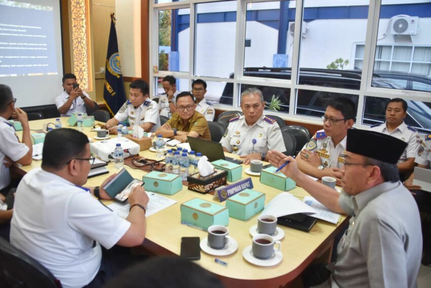 Pemko Padang Rencanakan Penutupan Perlintasan Kereta Api Rawan