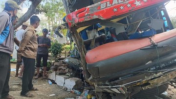 fakta-fakta-kecelakaan-maut-bus-nakes-jember-di-jalur-gunung-bromo