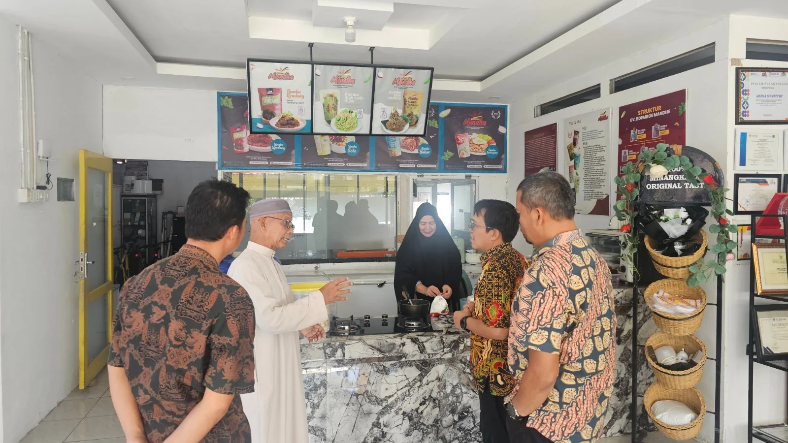 Pelabuhan Teluk Bayur Dukung UMKM Sumbar Gunakan Layanan Logistik