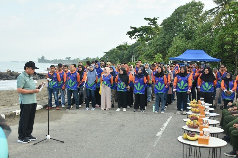 Padang Gelar Aksi Bersih Pantai Sambut World Cleanup Day