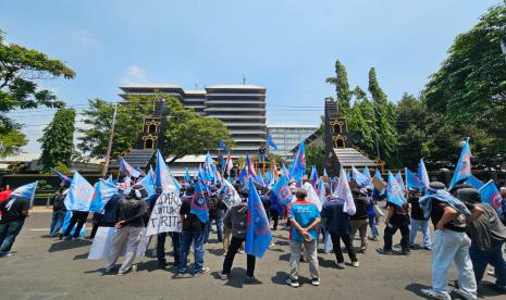 pesangon-buruh-sritex-tak-kunjung-cair,-gubernur-jateng-akan-panggil-tim-kurator