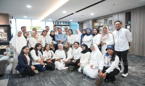 pnm-wujudkan-mimpi-karyawan-berprestasi-berangkat-ke-eropa-hingga-umroh