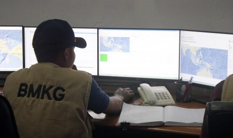 hujan-ringan-hingga-sedang-diprakirakan-guyur-mayoritas-wilayah-ri