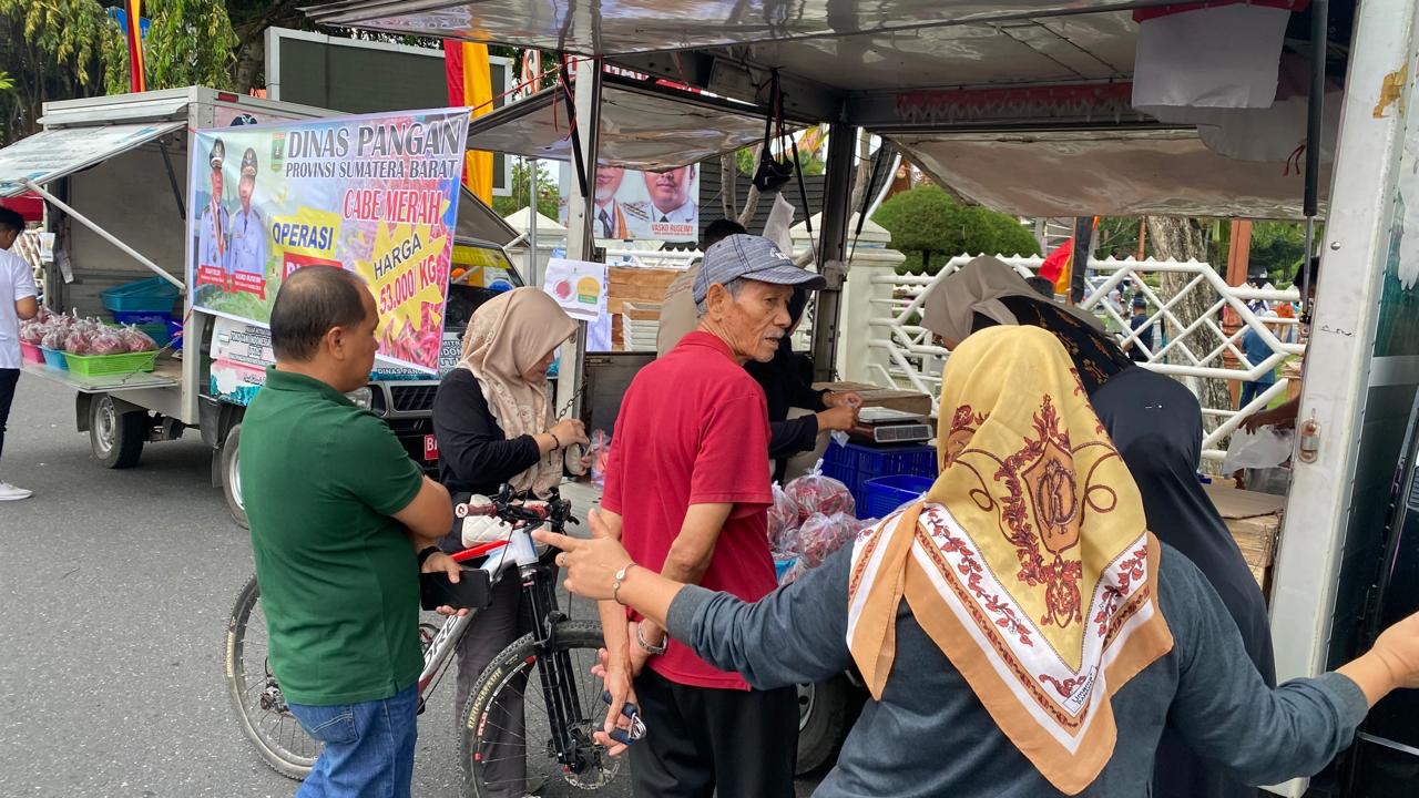 Operasi Pasar Cabai Merah di Padang Laris Manis