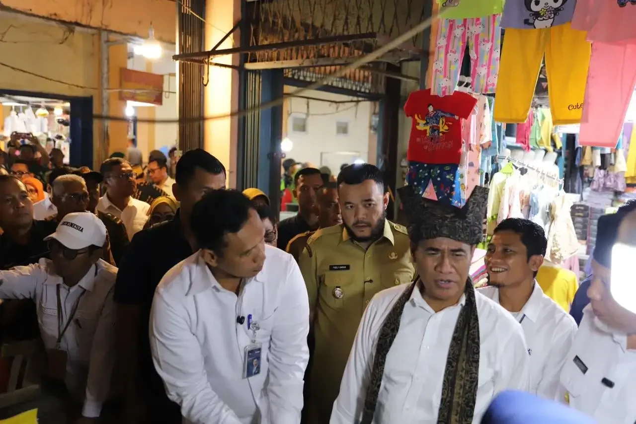 ali Kota Padang Fadly Amran menghadiri Rapat Koordinasi (Rakor) Ketersediaan Pangan se-Sumatera Barat (Sumbar) yang dipimpin langsung oleh Menteri Pertanian RI Andi Amran Sulaiman, Selasa (16/9/2025).