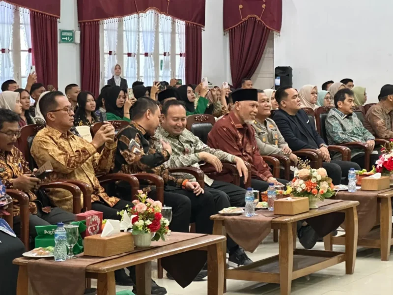 Rahmat Saleh Ajak Petani Milenial Kembangkan Pertanian Modern di Sumbar