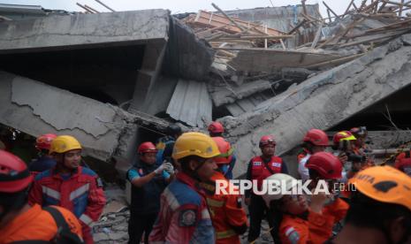 tragedi-al-khoziny,-pimpinan-komisi-v-dpr:-komitmen-negara-untuk-infrastruktur-pesantren-masih-lemah