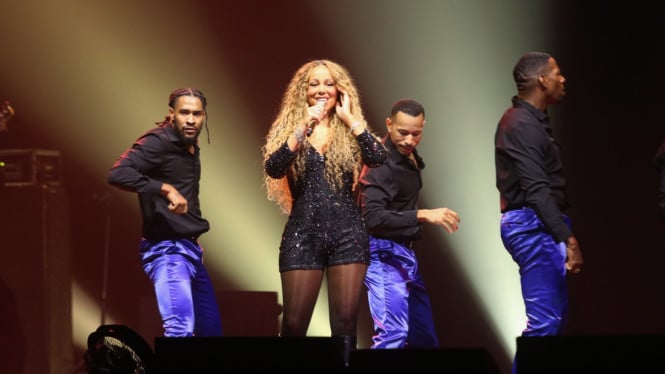 terpopuler:-alasan-mariah-carey-gak-banyak-gerak-di-konser,-pinkan-mambo-tampil-berani