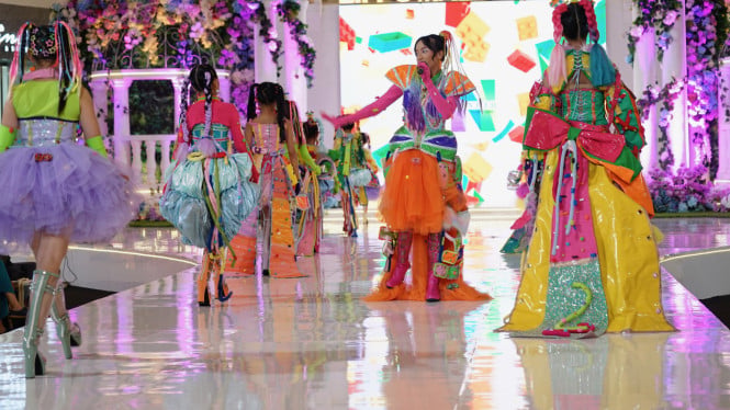 penampilan-istimewa-evolette-alexandra-tutup-gelaran-journey-in-elysium-fashion-run