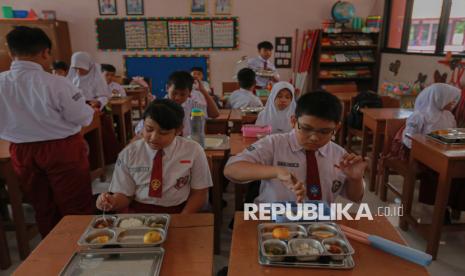 insiden-mbg-dievaluasi,-pemerintah-siapkan-sertifikasi-dan-insentif-guru-penanggung-jawab