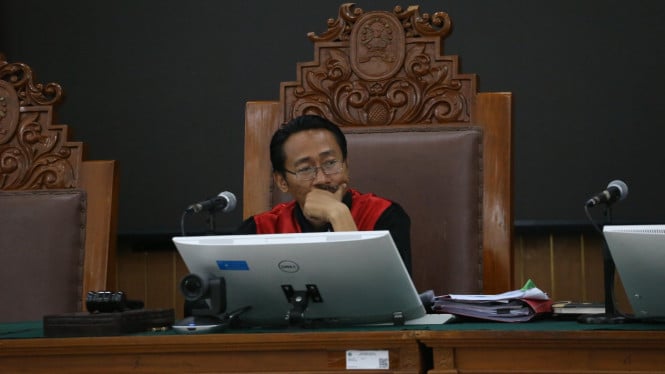 penerima-penghargaan-anti-korupsi-pimpin-praperadilan-nadiem-makarim,-para-tokoh-beri-dukungan