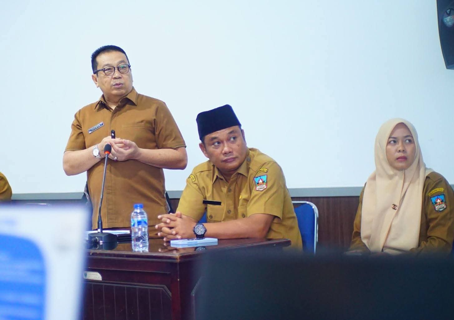 dharmasraya-genjot-keterbukaan-informasi,-targetkan-kabupaten-informatif-2025