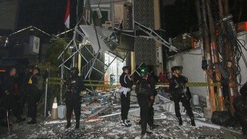 Ledakan Dahsyat Hancurkan Gedung Farmasi Pondok Aren, Polisi Selidiki