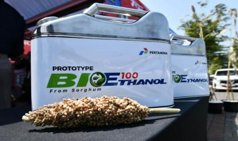 Berikut adalah beberapa pilihan judul:  *   E10 Didukung Toyota: Ekonomi dan Petani Berpotensi Meningkat
*   Toyota: E10 Pacu Pertumbuhan Ekonomi, Untungkan Petani
*   E10 Disetujui, Toyota Siap Adaptasi Kendaraan Ramah Lingkungan
