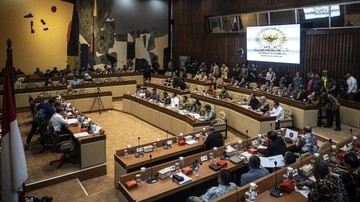 DPR Minta Pemda Efisien Kelola Anggaran Pasca Pemotongan TKD