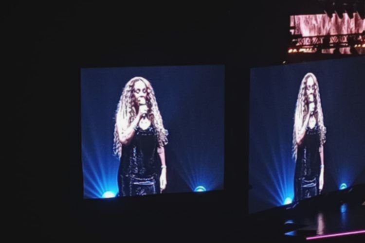 Mariah Carey Ganti Kostum Tiga Kali di Konser “The Celebration of Mimi”