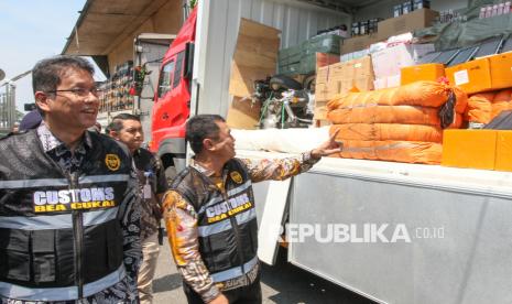 Pemerintah Sita 816 Juta Batang Rokok Ilegal
