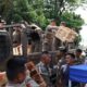 satpol-pp-padang-tertibkan-lapak-pkl-langgar-aturan-kota