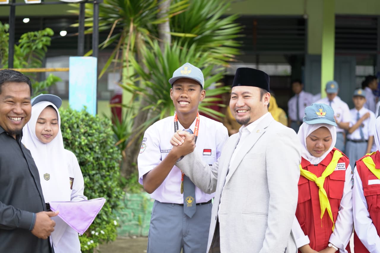 Rahmat Saleh Ingatkan Siswa Padang Jauhi Rokok, Miras