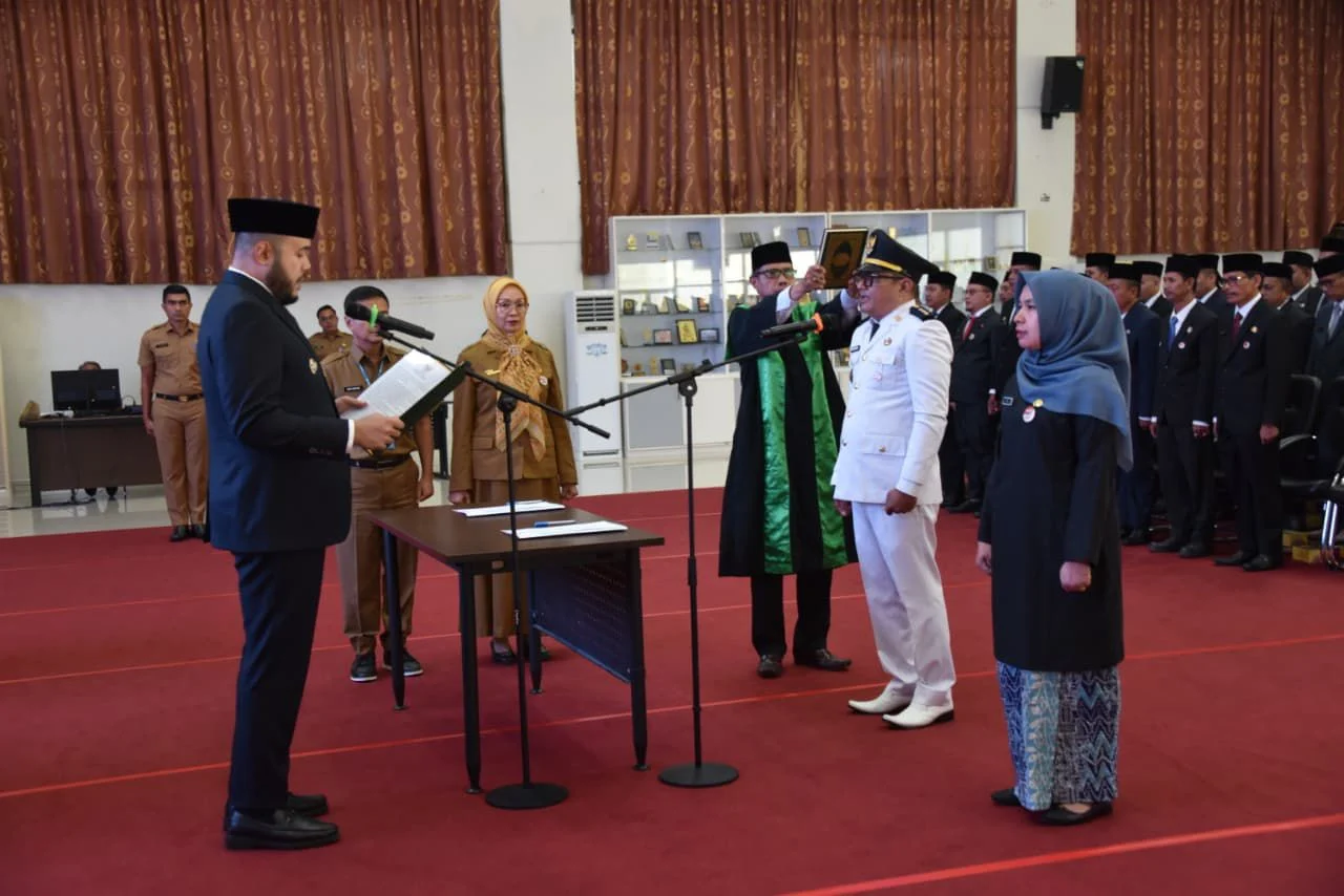 wako-padang-lantik-ratusan-pejabat,-dorong-inovasi-hadapi-tantangan