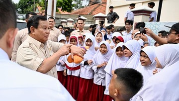 Prabowo Minta BGN Sediakan Sendok: Tekan Keracunan MBG