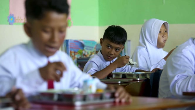 Sekolah Rakyat Unggul, Publik Desak Evaluasi Makan Bergizi Gratis