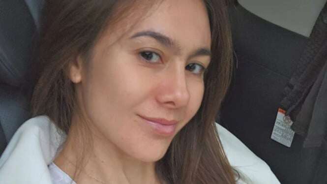 wajah-bopengnya-jadi-gunjingan-netizen,-wulan-guritno-beranikan-diri-hapus-makeup-depan-umum