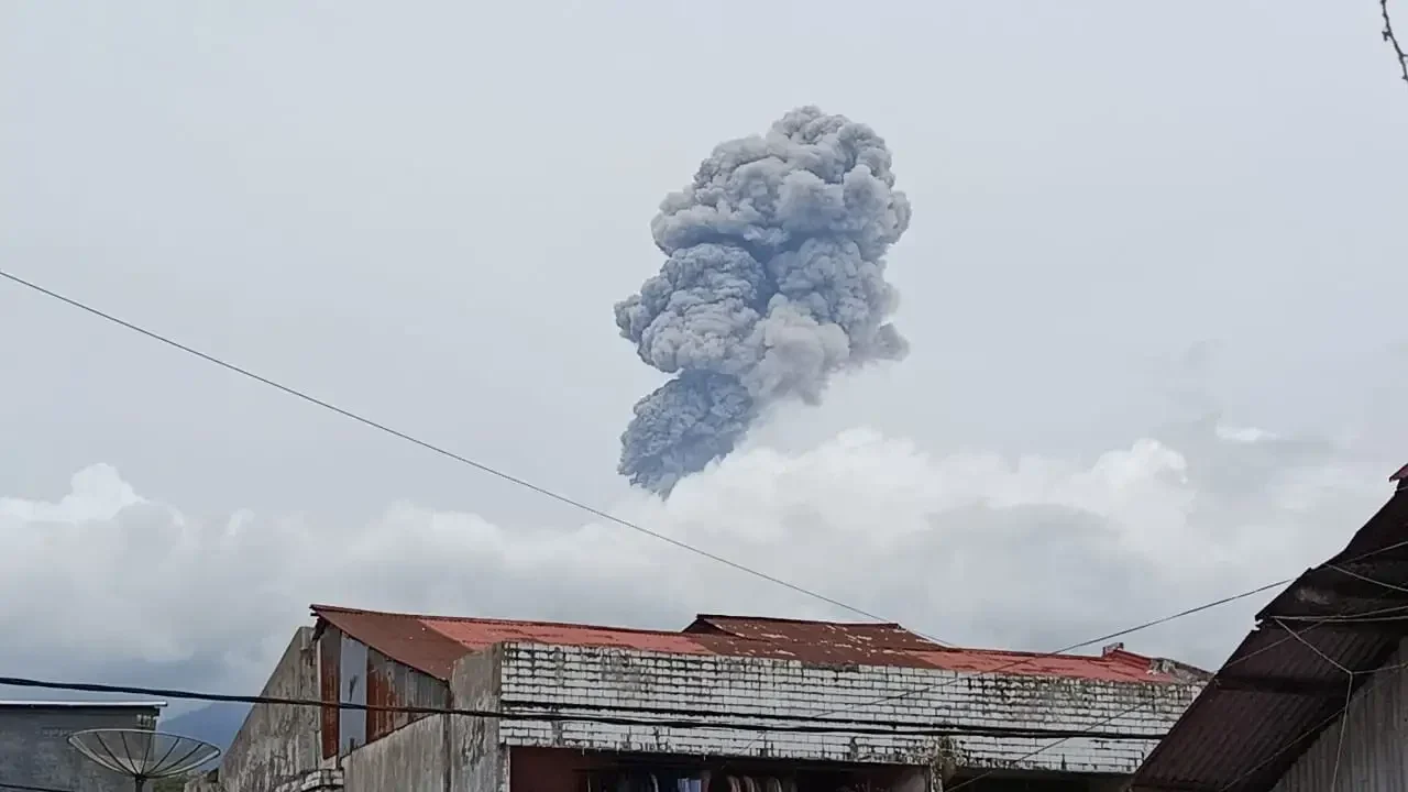 Erupsi Gunung Marapi, Kolom Abu 1.500 Meter Teramati ke Timur Laut, Status Level II Waspada