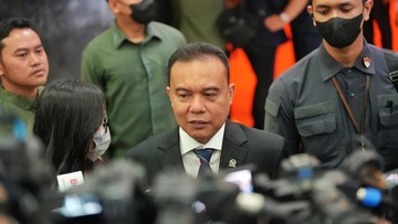 dasco-dan-jajaran-dpr-datangi-pabrik-ban-michelin-buntut-phk-massal