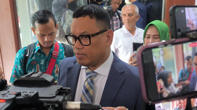 mkd-putuskan-uya-kuya-tak-langgar-kode-etik:-yang-tersebar-di-media-sosial-video-lama