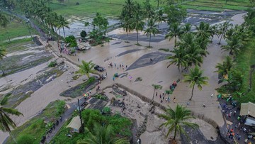 banjir-lahar-dingin-semeru-rusak-tanggul-hingga-lahan-pertanian