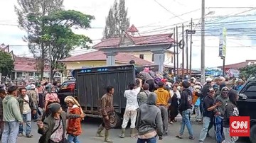 Massa Demo Ricuh, Lemparan Batu Sasar Polres Dairi, Provokator Ditangkap