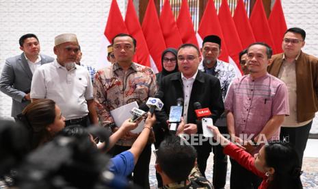 dibantu-dasco,-prabowo-pulihkan-nama-baik-dua-guru-di-luwu-utara