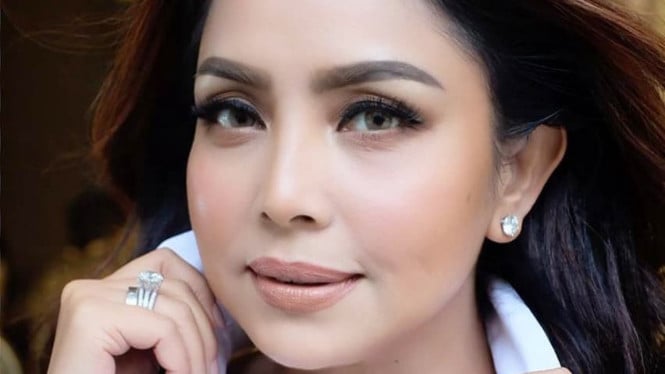 Mayangsari Hadiri Upacara, Ungkap Kebanggaan Gelar Pahlawan Soeharto