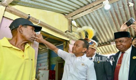 100-rumah-tangga-pesisir-fakfak-kini-teraliri-listrik
