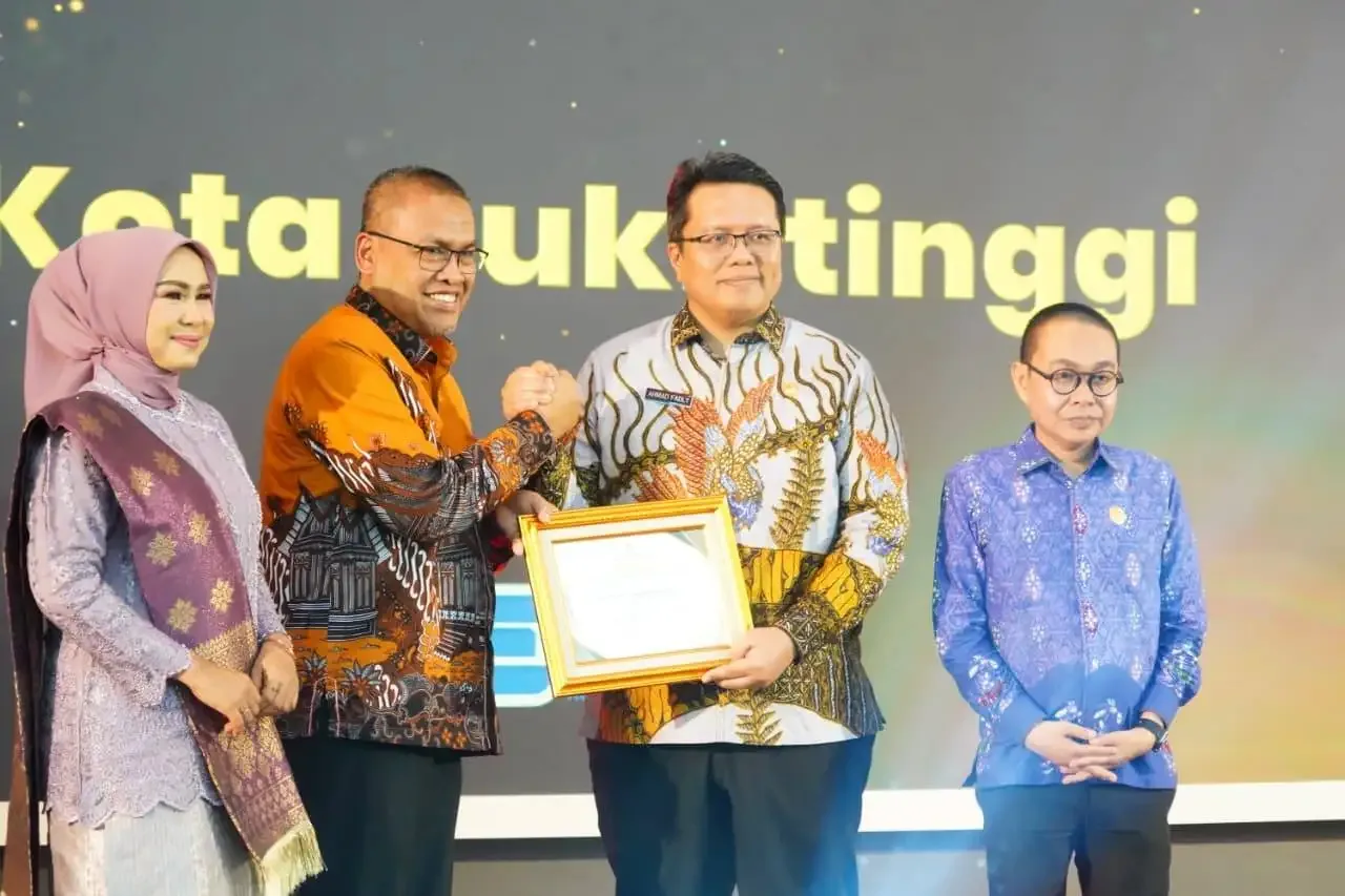 Tanah Datar Raih Penghargaan Keterbukaan Informasi Publik Sumatera Barat