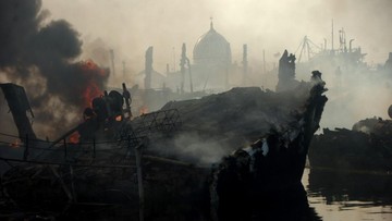 Kapal Terbakar di Banda, Basarnas Cari 11 ABK Hilang