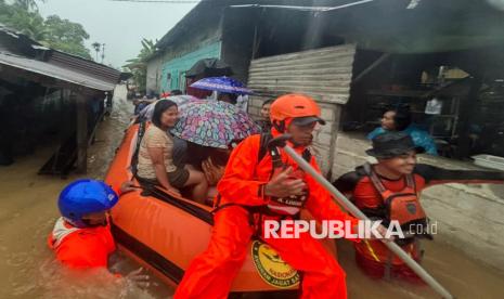 Bencana Hidrometeorologi Sumut Tewaskan Puluhan, Tim SAR Terus Bergerak