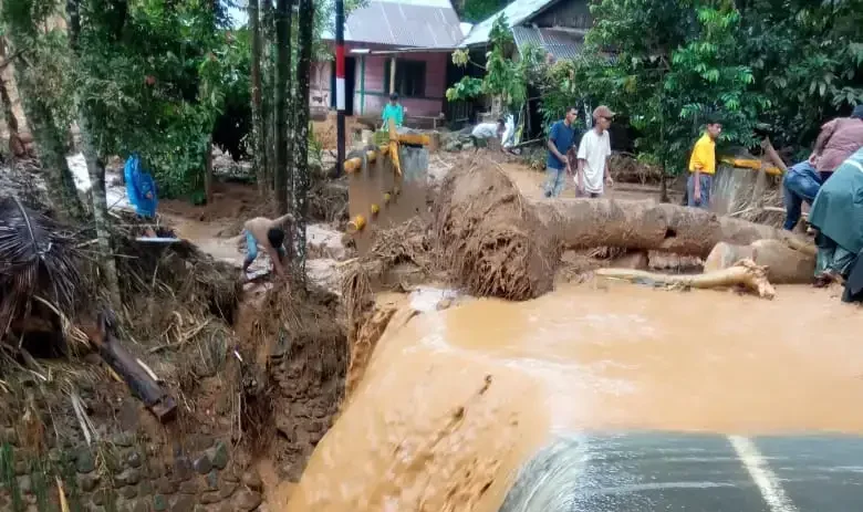 Bencana Agam, Komunikasi Lumpuh Warga Perantau Panik Cari Kabar Keluarga