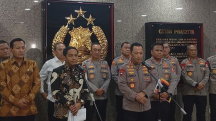 Kemenhut Periksa Sampel Kayu Gelondongan Banjir Sumatera, Raja Juli Beri Keterangan