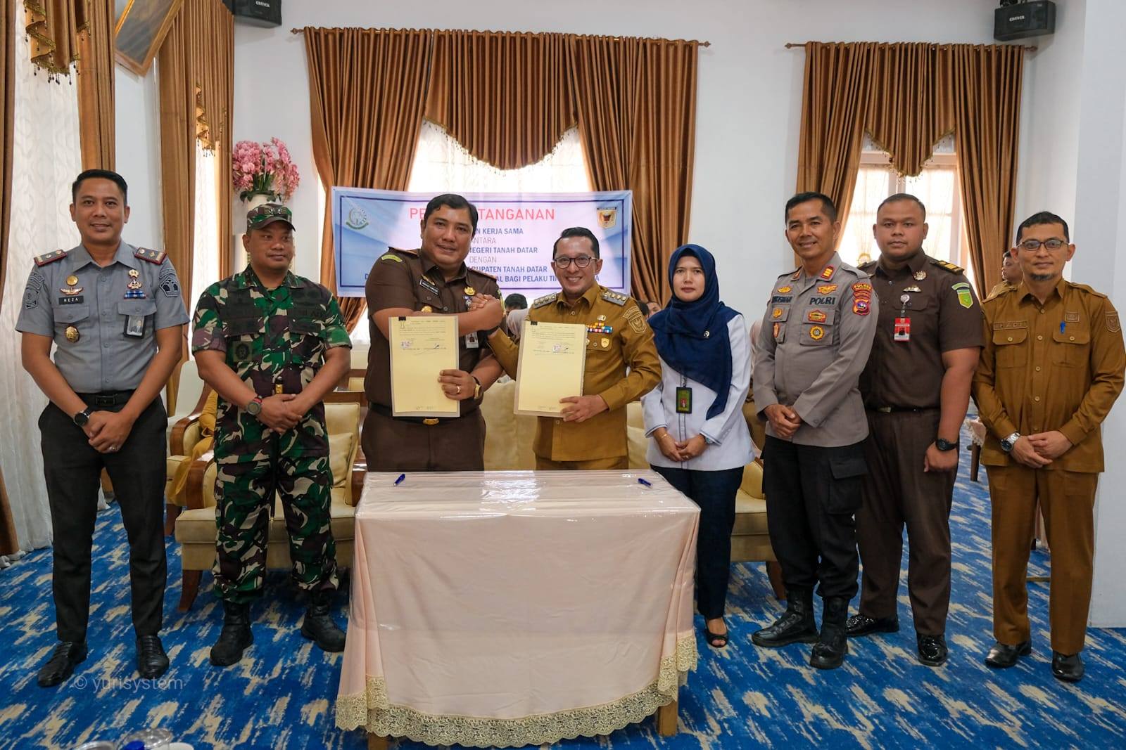 Kejari-Pemkab Tanah Datar Sepakati Pidana Kerja Sosial