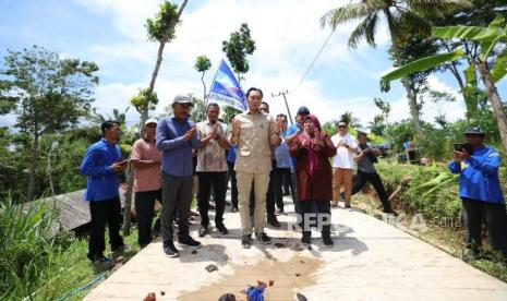 pemanfaatan-jalan-desa-didorong-sebagai-sarana-pemerataan-akses-layanan-publik