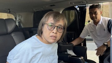 Berikut beberapa pilihan judul dengan gaya jurnalistik dan dominasi kata aktif:  *   BNN Ringkus Gembong Narkoba Internasional di Kamboja
*   Buronan Narkoba Asia-Afrika Ditangkap di Sihanoukville
*   Kolaborasi BNN-Bea Cukai Bekuk Perekrut Narkoba di Kam
