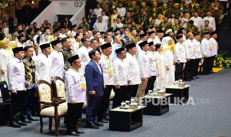 pidato-di-depan-prabowo-gibran,-bahlil-ajak-bangun-koalisi-permanen