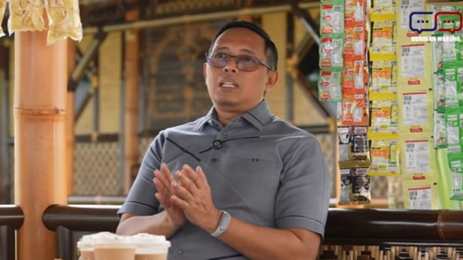 hasan-nasbi-singgung-akar-masalah-banjir-bukan-pada-menteri-setahun-menjabat
