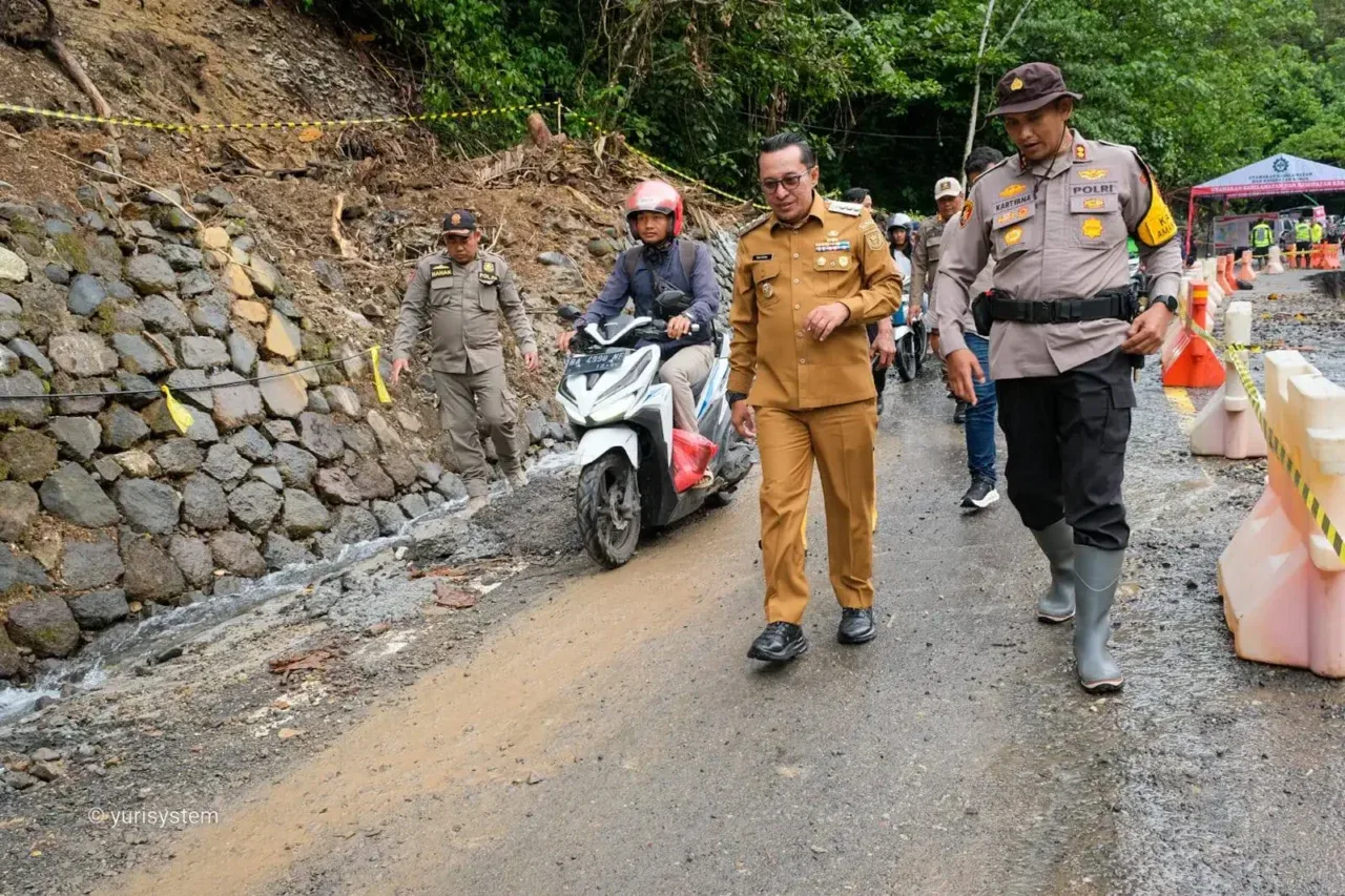 jalan-lembah-anai-dibuka-khusus-roda-dua,-waktu-akses-dibatasi